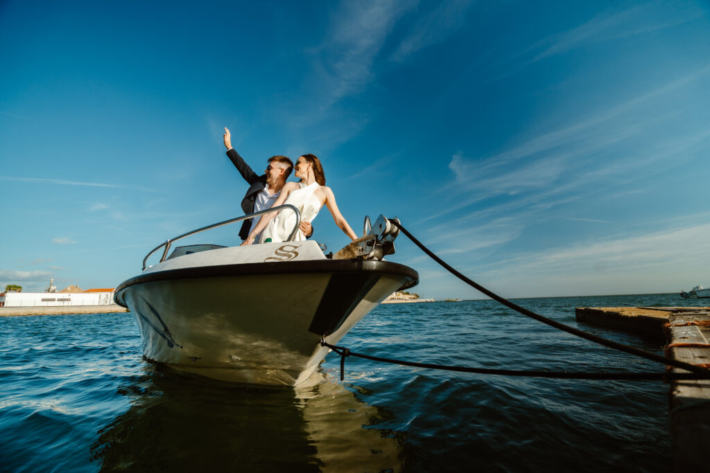 Wedding photo shoot on the boat. Elopement in Portugal
