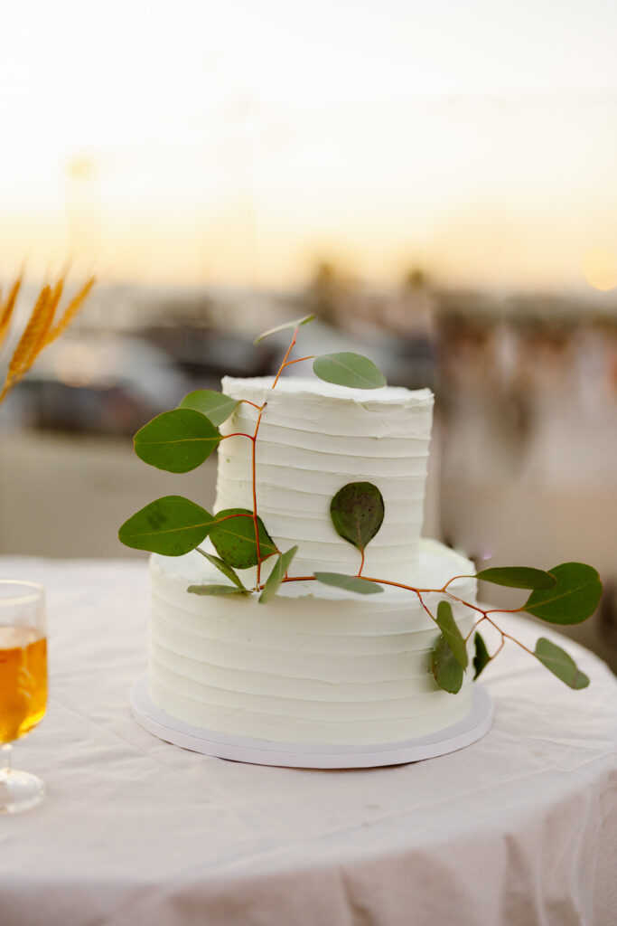 The wedding cake in white