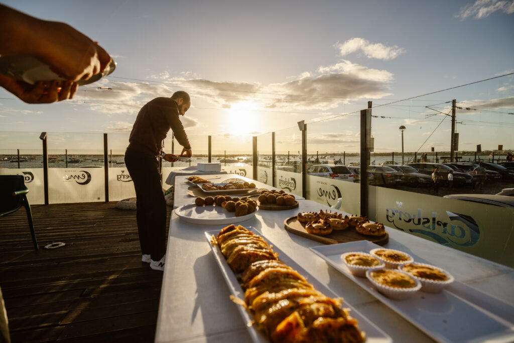 The table with wedding cookies in Algarve.