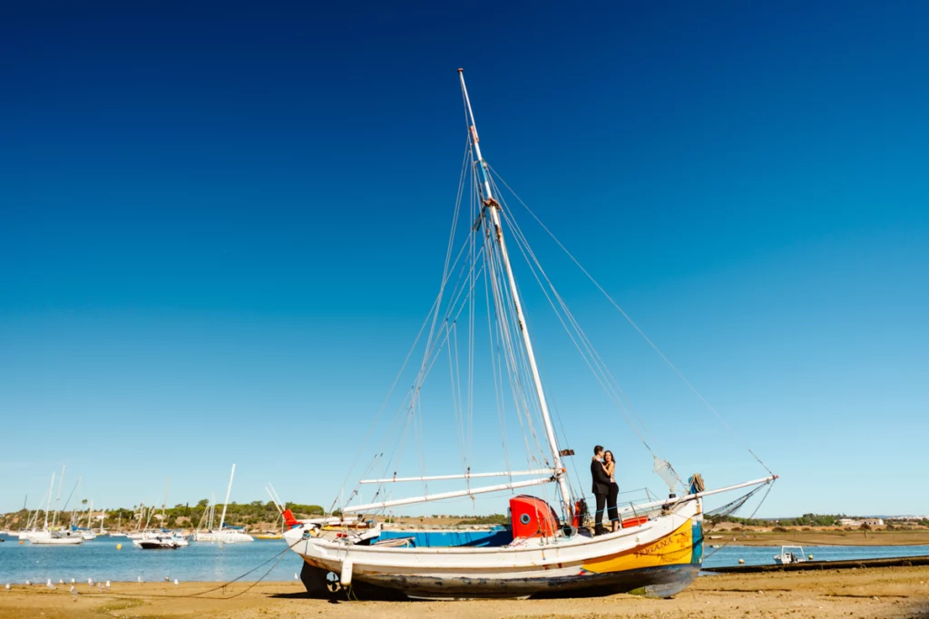 algarve-boat-beach-engagement