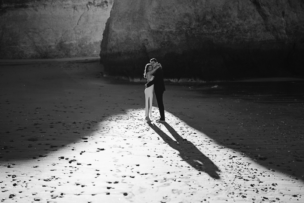 sunrise vs sunset engagement photos algarve couple on cliffs